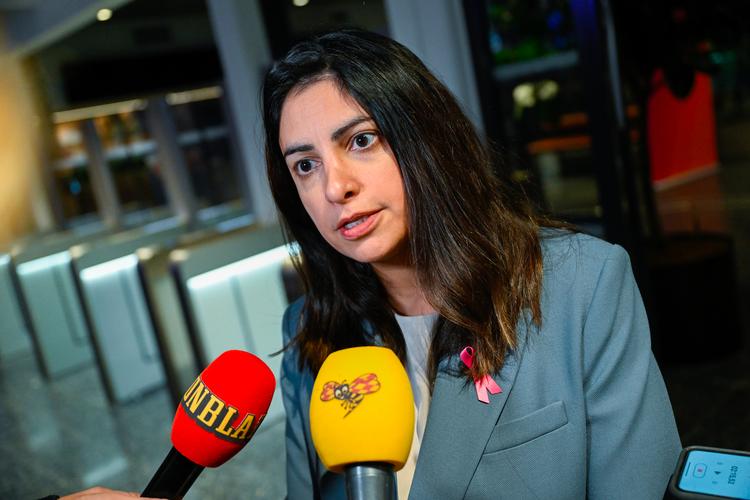 Vänsterpartiets partileder Nooshi Dadgostar er kommet under pres efter flere sager om antisemitisme. Foto: 10050 Pontus Lundahl/Ritzau Scanpix