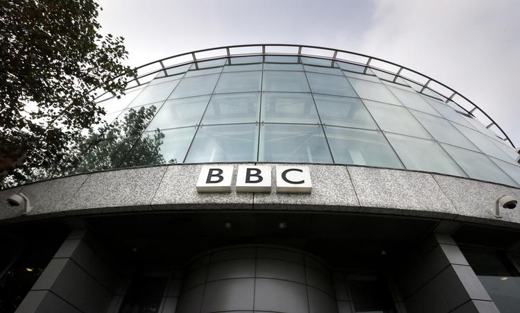 Det er et gammelt princip hos den store britiske mediekoncern BBC, at man ikke bruger mærkatet 'terror', men i stedet f.eks. siger 'angreb'.  Foto: Kirsty Wigglesworth/Ritzau Scanpix
