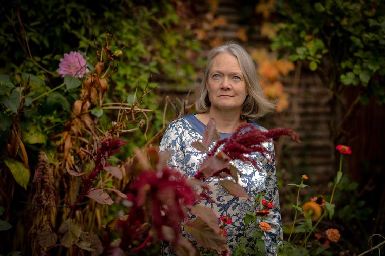 Miriam Elisabeth Igelsø Hvidt fortryder 'masser af ting'. »Jeg har altid syntes, at dem, der siger, at de ingenting fortryder, jamen det er så tåbeligt. Så er man jo ikke i stand til at lære af sine erfaringer«, siger dagens 60 års fødselar.   Foto: Miriam Dalsgaard