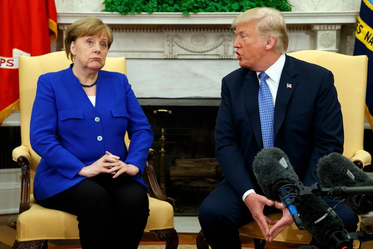 Præsident Donald Trump tog imod den tyske kansler, Angela Merkel, 27. april 2018 i Det Hvide Hus med ordene: »Du er alletiders Angela, men du skylder mig en billion dollars«.  Foto: Evan Vucci/Ritzau Scanpix