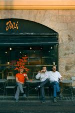 Lui Hovgaard (i midten) og de andre folk bag Juli Pizza fotograferet sidste år. Foto: Emma Sejersen/Emma Sejersen