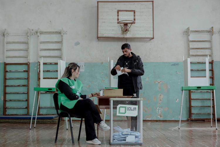 Valgsted på en skole i landsbyen Ksani. Foto: Christian Falck Wolff