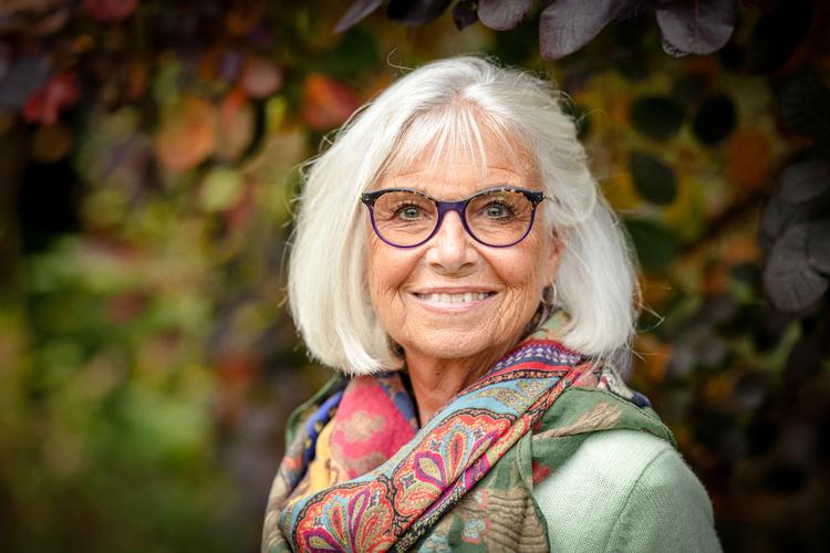 Kirsten Vaupel fylder 80 og glæder sig til flere rejser og flere koncerter med sin gruppe Swing Sisters.  Foto: Miriam Dalsgaard