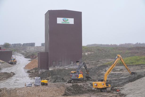 Det har krævet et stort arbejde at omlægge åen ved Nordic Waste. Foto: Bo Amstrup/Ritzau Scanpix