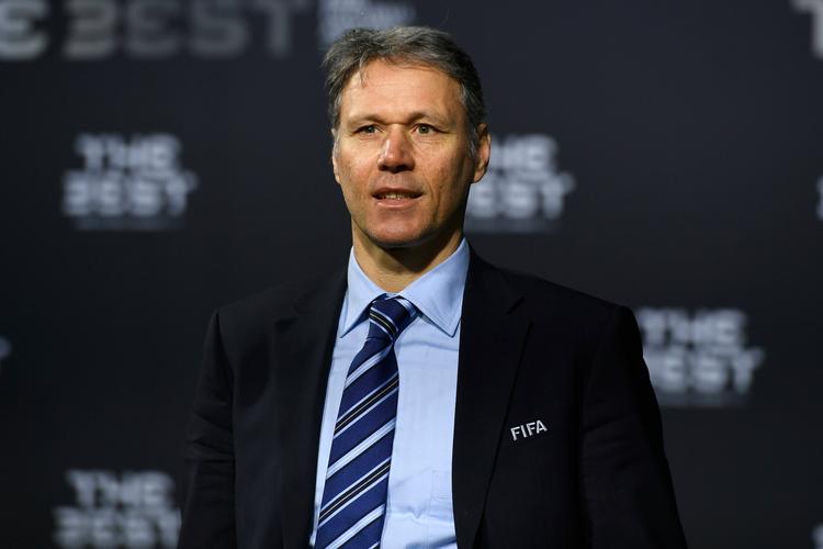 Siden han stoppede med at spille topfodbold, har Marco van Basten bl.a. været hollandsk landstræner og arbejdet som teknisk direktør for Fifa. Nu fylder han 60.  Foto: Walter Bieri/Ritzau Scanpix