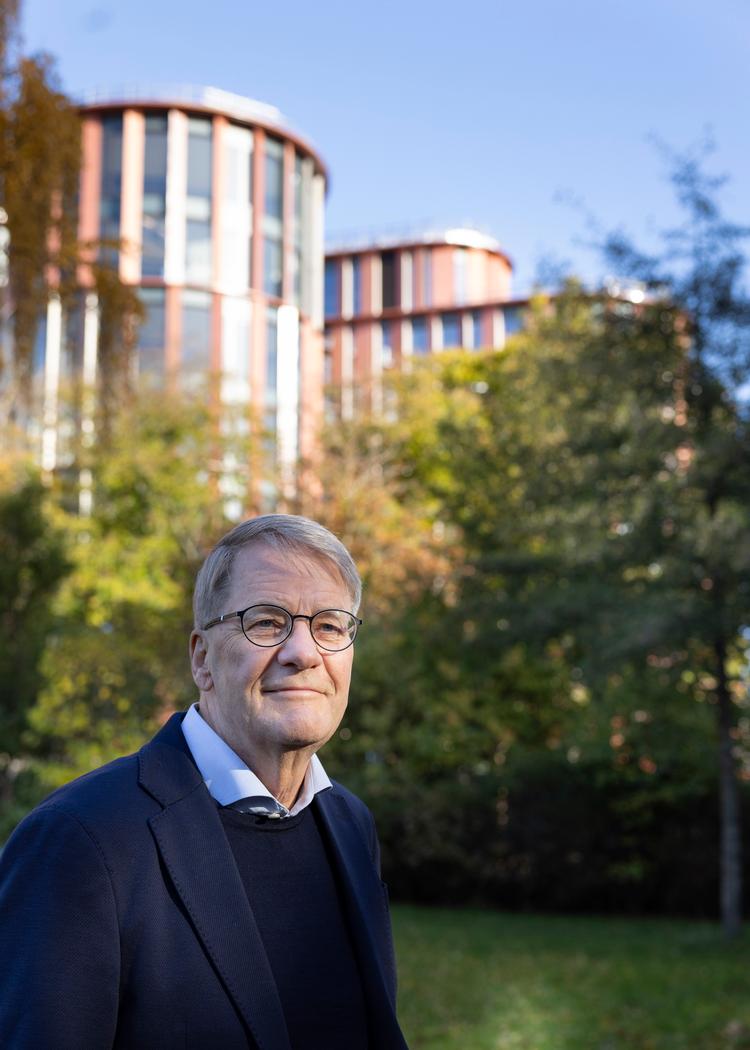 Inden Bent Ottesen gik på pension, nåede han at være involveret i udviklingen af det nye børnehospital Mary Elizabeths Hospital. Nu fylder han 75 år.  Foto: Tomas Bertelsen