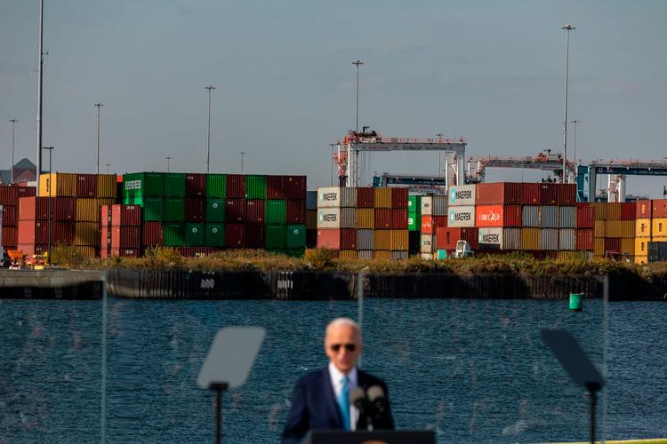 Her har i mig tilbage! Joe Biden taler i Baltimore om blandt andet klimaforandringer, men kommer - måske - til at svine Trumps tilhængere til. Foto: Anna Rose Layden/Ritzau Scanpix