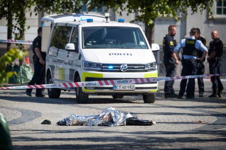 Manden blev sidste år ramt af seks skud, blandt andet blev han skudt i hovedet efter at ha havde truet borgere og betjente. Foto: Jens Dresling