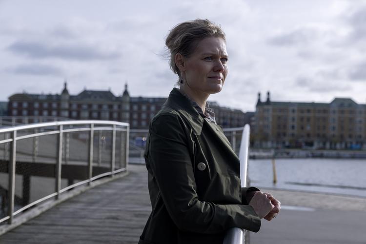 Leila Stockmarr har første arbejdsdag i Folketinget fredag for Enhedslisten, hvor hun samtidig overtager den tunge post som partiets klimaordfører. Hun lægger ud med at bebude en række krav til næste års klimalov. Foto: Cecilie Rolvung