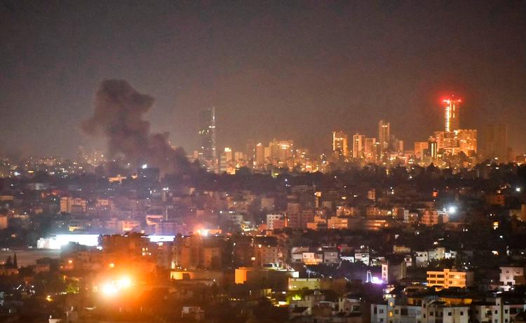 Beirut bombet - USA forsøger at skabe våbenhvile mellem Israel og Libanon, hvor den libanesiske regering forhandler på vegne af Hizbollah eller i forventning om at kunne kontrollere militsen..
 Foto: Fadel Itani/Ritzau Scanpix
