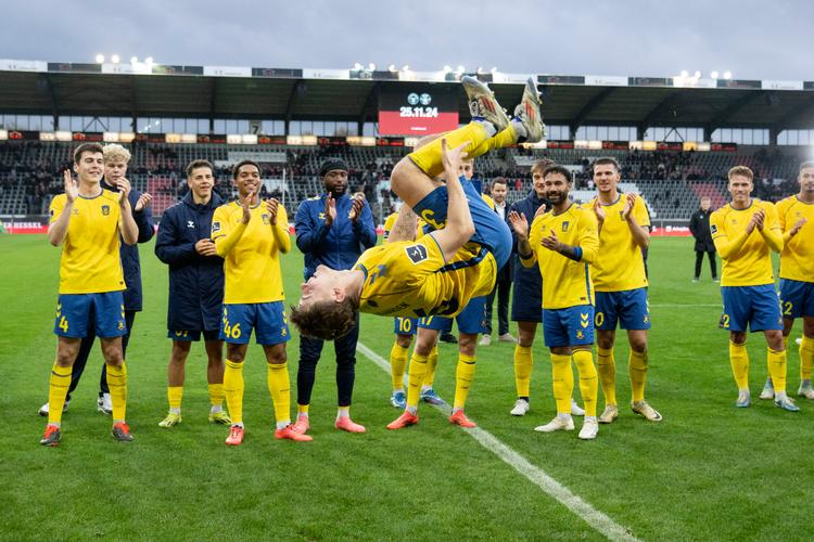 Brøndbys situation i Superligaen blev vendt noget på hovedet i kraft af 5-1-sejren over FC Midtjylland, hvor springfyren Mathias Kvistgaarden skød sig øverst på topscorerlisten med tre mål. Foto: Bo Amstrup/Ritzau Scanpix