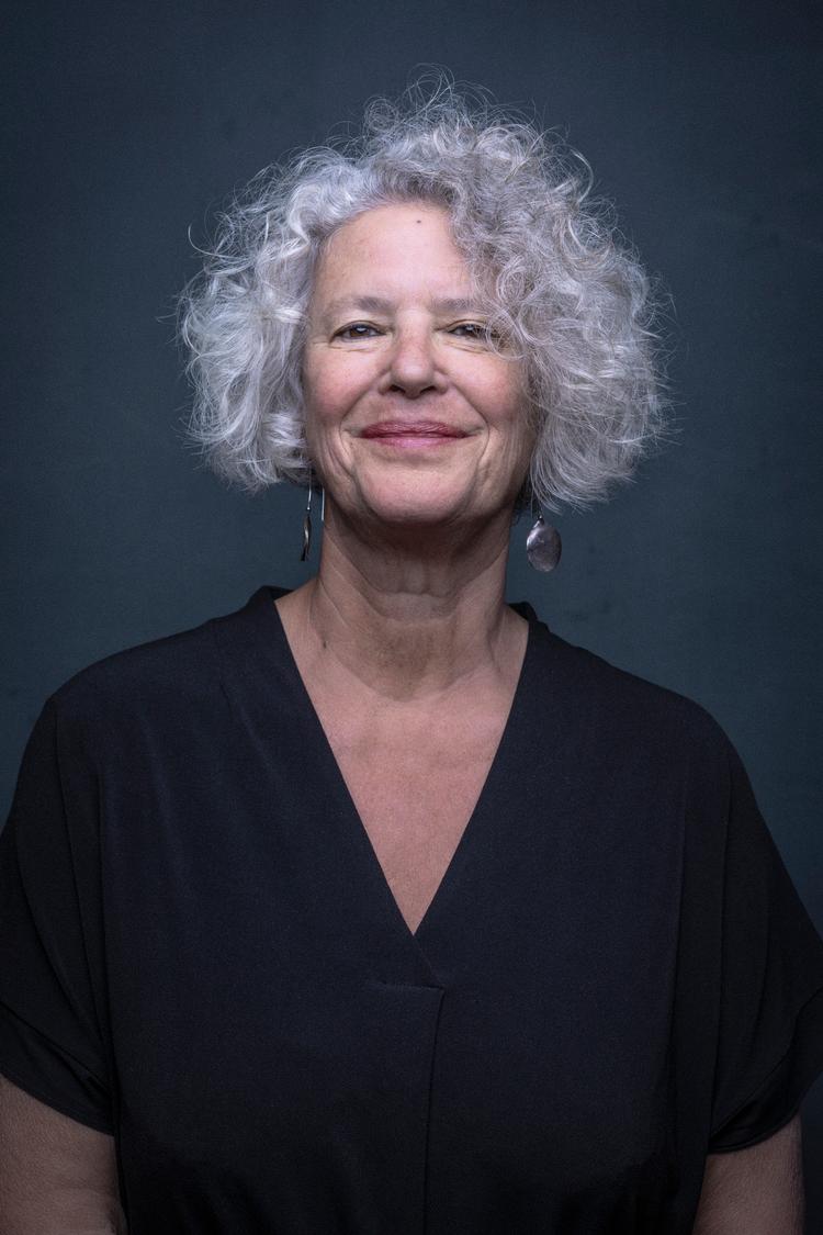 Rhea Leman kom til København i 1980 og skabte med det samme en dansegruppe. Snart trak ordteatret dog. Nu fylder den amerikanskfødte instruktør og forfatter 70.  Foto: Martin Thaulow