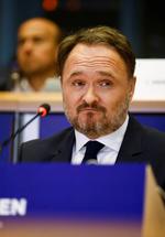 Dan Jørgensen forsømte under sin tre timer lange høring i EU-Parlamentet ikke at bringe sin egen fortid som EU-parlamentariker i spil.  Foto: Johanna Geron/Ritzau Scanpix