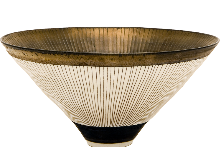 Lucie Rie, som udstiller på Clay i Middelfart, arbejdede med den såkaldte sgraffito-teknik, hvor hun ridsede linjer i overfladen på sine skåle.  Foto: Estate of Lucie Rie