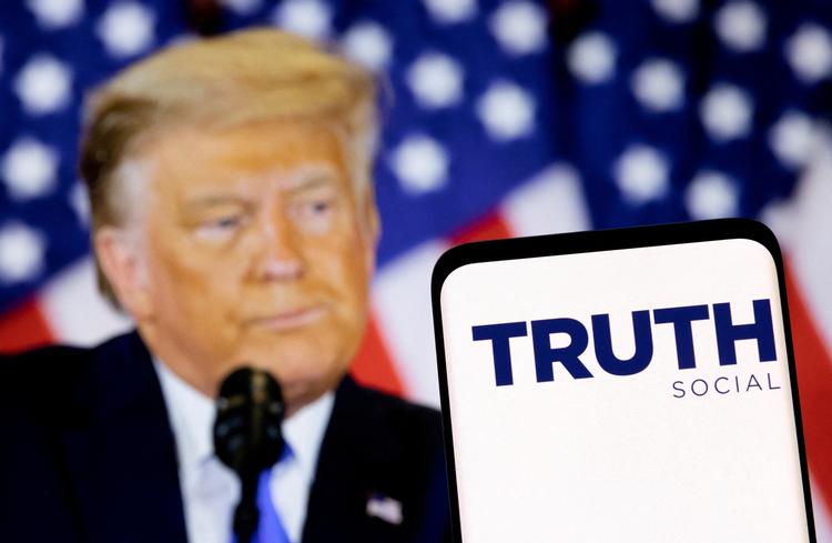 Truth Social er blevet anklaget for at slette opslag med abortstøtte og Trump-kritik. Nu er det den primære kommunikationskanal for USA’s næste præsident.  Foto: Dado Ruvic/Ritzau Scanpix