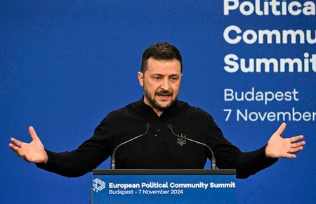 Ukraine's præsident Volodymyr Zelensky må revidere sin sejrsplan mener kronikøren.  Foto: Attila Kisbenedek/Ritzau Scanpix