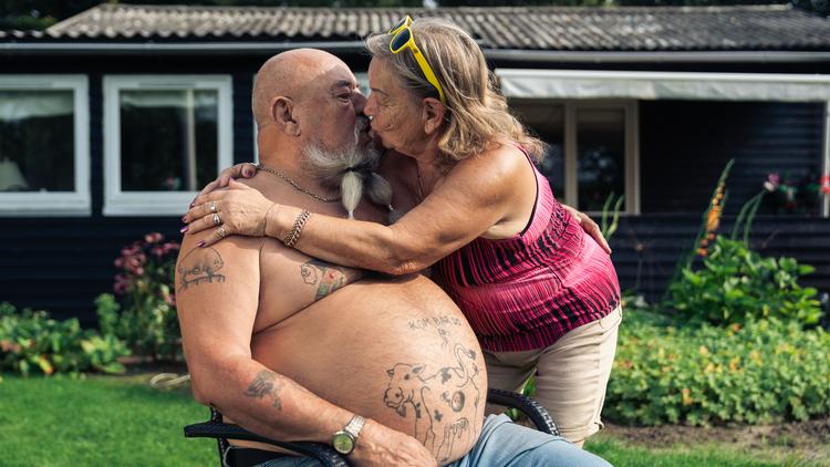 Uden Fjolle og Susanne ingen 'Balladen om kolonihaven'. Det er bare kærlighed og kolde bajere herfra og til evigheden.  Foto: Kristian Friis/TV 2