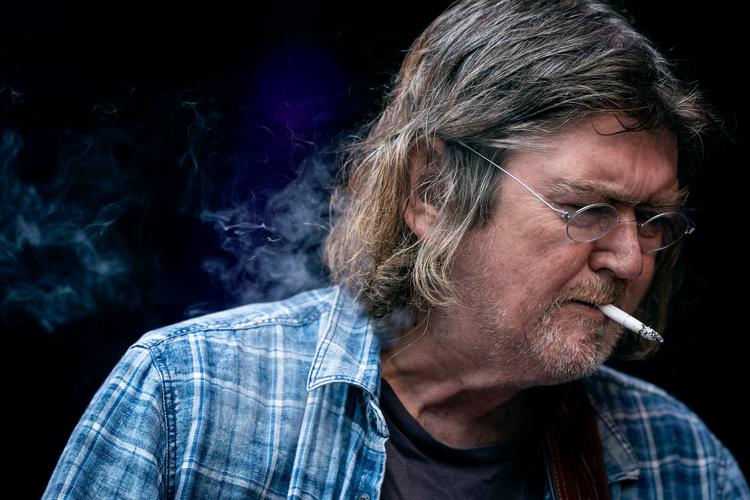Johnny Madsen har selv udgivet erindringsromanen 'Tilværelsen blev min skæbne' og ønskede ifølge sin søn ikke at få udgivet yderligere et eftermæle.  Foto: Jens Hartmann