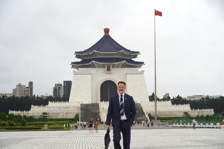 Kim Aas (S) er til daglig ø- og kirkeordfører i Folketinget, men i denne uge er han regeringens mand i den anspændte Taiwan-konflikt. Foto: Sebastian Stryhn Kjeldtoft