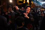 Den pensionerede lærer Lia (den fremragende Mzia Arabuli), der leder efter sin niece i Istanbul, kan godt være lidt af en gnavpot. Men hun liver op i den tyrkiske metropol.  Foto: Reel Pictures