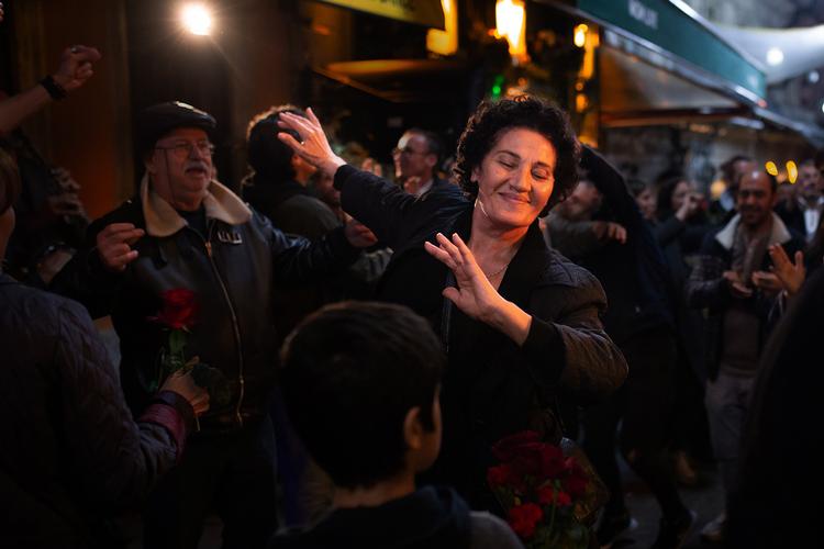 Den pensionerede lærer Lia (den fremragende Mzia Arabuli), der leder efter sin niece i Istanbul, kan godt være lidt af en gnavpot. Men hun liver op i den tyrkiske metropol.  Foto: Reel Pictures