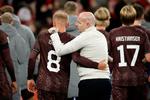 Danmark havde det i perioder rigtig svært mod Spanien. Men Gustav Isaksen fik gjort det spændende til sidst med reduceringen til resultatet 2-1.  Foto: Jens Dresling