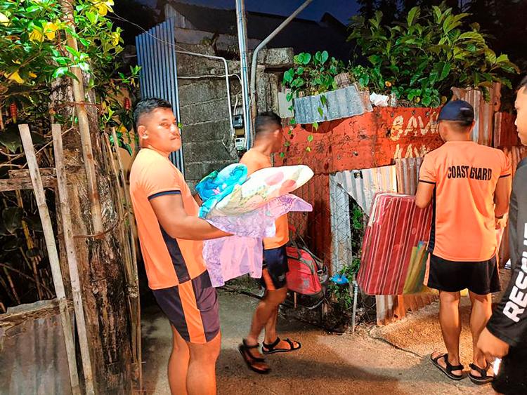 Vandstanden i havet omkring Catanduanes forventes at øges med 14 meter, mens tyfonen kan give stormflod på over tre meter. Foto: Handout/Ritzau Scanpix