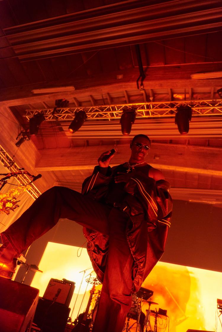 Det absolutte højdepunkt var amerikansk-ghanesiske Moses Sumney, der fik publikums vielsesringe til at glide af og samtidigt bevægede dybt med sin stemme. 