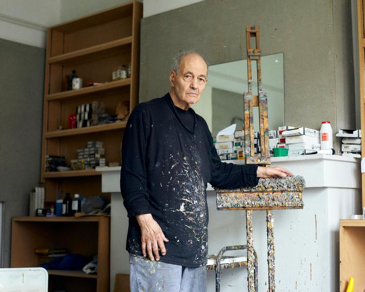   »Min eneste ambition er at lave et mindeværdigt billede«, sagde Frank Auerbach, der her er  fotograferet sidste år i sit atelier i London.  Foto: Suzie Howell/Ritzau Scanpix