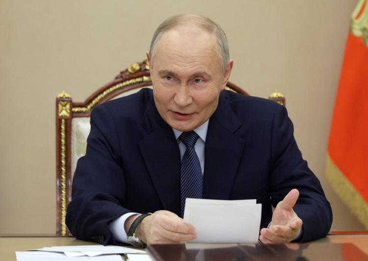 Ruslands præsident, Vladimir Putin, opfordrer Mette Frederiksen og andre vestlige statsledere til at tænke sig om.  Foto: Gavriil Grigorov/Ritzau Scanpix
