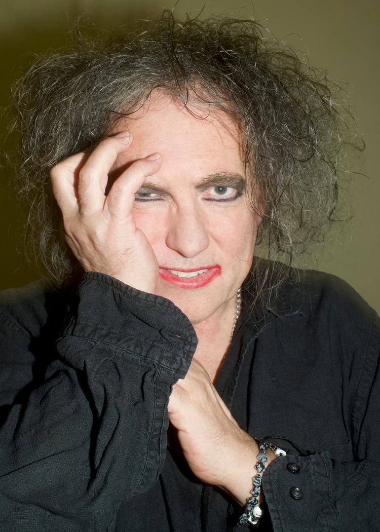 2025. Robert Smith ligner ikke bare sig selv på indersiden, men også på ydersiden. 