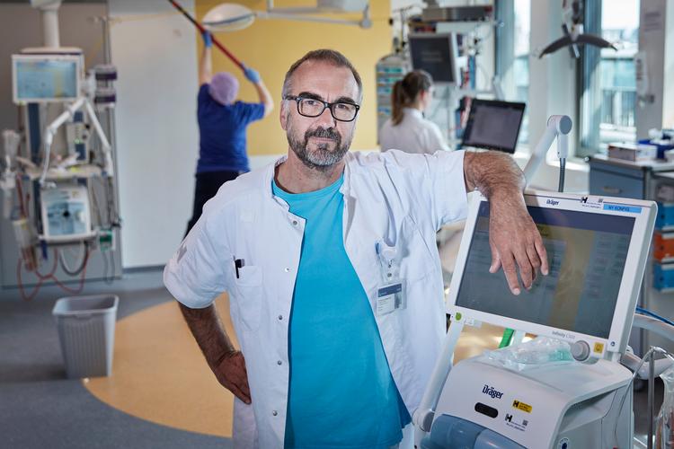 Anders Perner er professor og overlæge på Rigshospitalets intensivafdeling. Foto: Kåre Viemose / Rigshospitalet