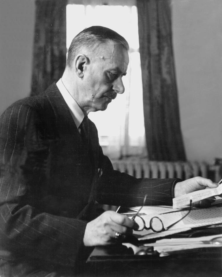 Da Thomas Manns roman ’Trolddomsbjerget’ udkom, beskrev den Europas skjulte krisetegn. Hvorfor bliver vi stadig draget af dens advarsel om civilisationens skrøbelighed? Foto: Fred Stein/Ritzau Scanpix