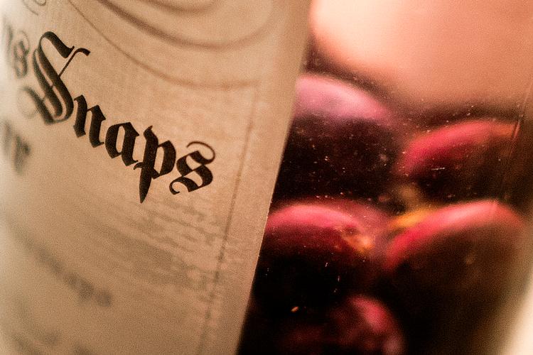 Knap hver tredje leder svarer i en rundspørge, at der serveres øl og vin, men ingen stærk alkohol til årets julefrokost.  Foto: Magnus Holm
