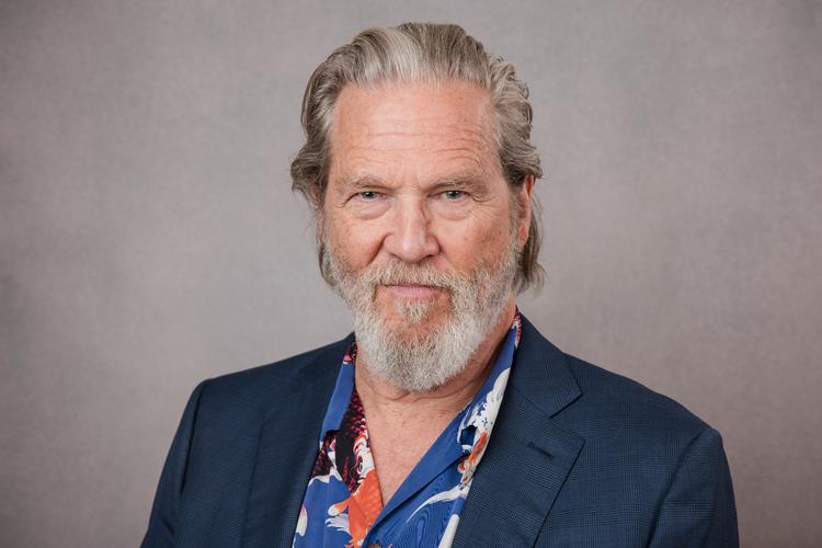 Mens Jeff Bridges tog sine første store skridt på skuespillerbanen, var han stadigvæk reserveofficer i den amerikanske kystvagt med base i San Luis Obispo. I dag hvor han fylder 75, har han været oscar-nomineret seks gange i løbet af 45 år (1972-2017). I 2010 vandt han for sin hovedrolle i ’Crazy Heart’. Foto: Willy Sanjuan/Ritzau Scanpix