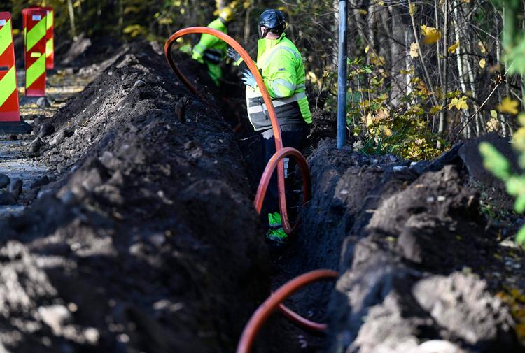 Det er datakabler som disse, som virksomheden GlobalConnect har fundet brud på. Begge brud skyldes uheld. Foto: Vesa Moilanen/Ritzau Scanpix