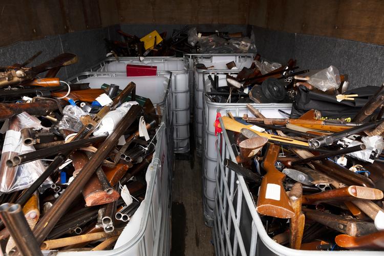 Her er en lille del af de effekter, der er afleveret hos Midt og Vestsjællands Politi. (arkivfoto) Foto: Thomas Borberg