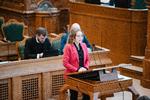 Aki-Matilda Høegh-Dam (SIU) er en af dem, der er blevet kritiseret for at insistere på at tale grønlandsk i Folketingssalen under en afslutningsdebat. Foto: Jonathan Damslund