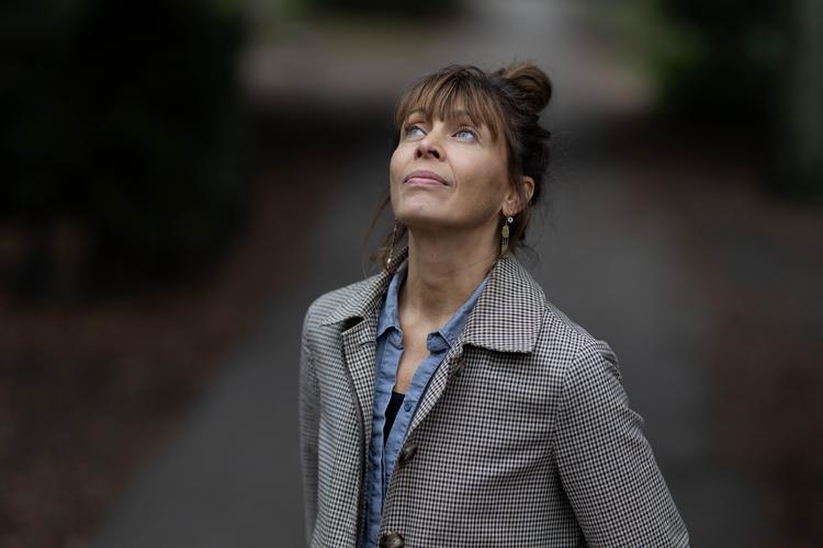 Laura Drasbæk har to sønner og er kæreste med filmskaberen Lasse Spang Olsen.  Nu fylder hun 50. Foto: Signe Lægsgaard