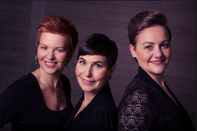 At de tre sangere Linn Andrea Fuglseth, Anna Maria Friman og Jorunn Lovise Husan tidligere var på det tyske lækkerlydslabel ECM, høres på deres nye album med tidløs julemusik. Foto: Ingvil Skeje Ljones