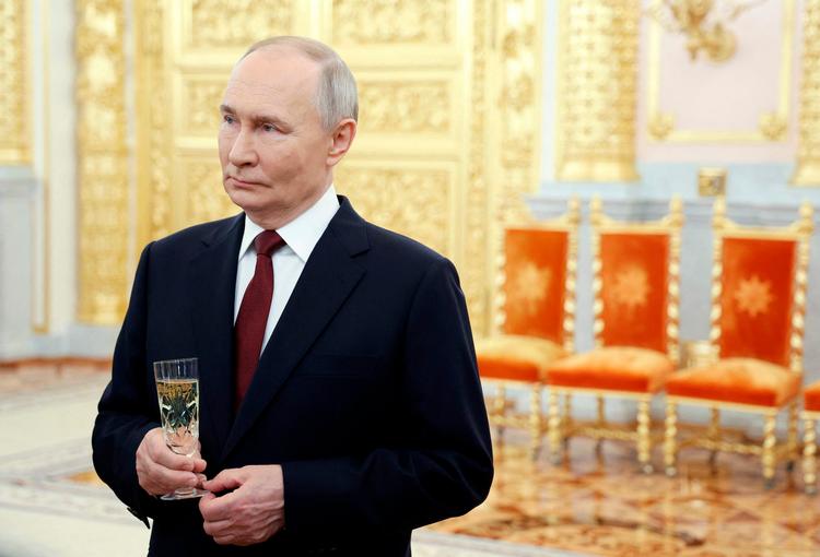 Ruslands præsident, Vladimir Putin, så som andre overrasket og magtesløst til, da hans allierede Bashar al-Assads syriske styre faldt. Men for Putin var det værre end for så mange andre. Foto: Alexander Kazakov/Ritzau Scanpix