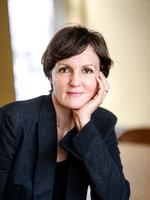 Som færdiguddannet fik hun job på People’sPress.
»Jeg havde aldrig forestillet mig, at jeg skulle arbejde i bogbranchen, men det var virkelig sjovt«, siger Louise Dorthea Vind, der nu fylder 50. Foto: Les Kaner