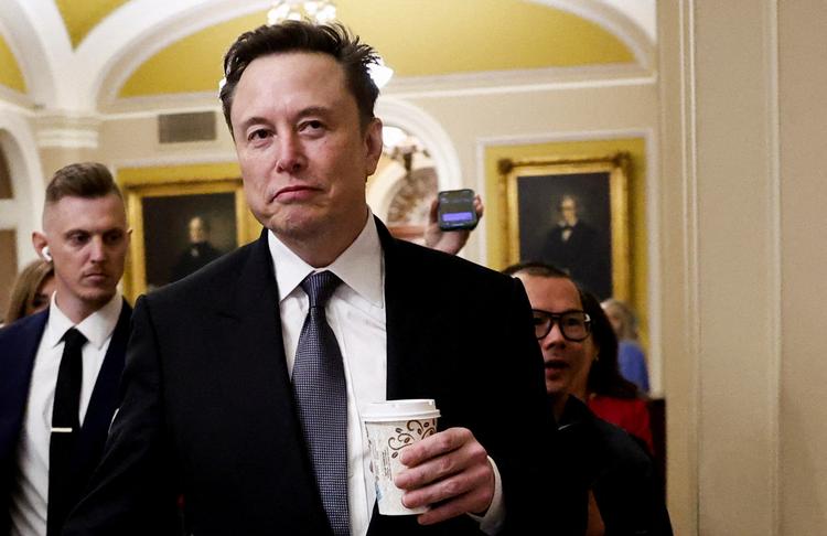 Elon Musk besøgte i sidste uge det amerikanske Senat for at fortælle om planerne om at mindske statens magt bl.a. gennem massiv afskaffelse af regler og forordninger.  Foto: Benoit Tessier/Ritzau Scanpix