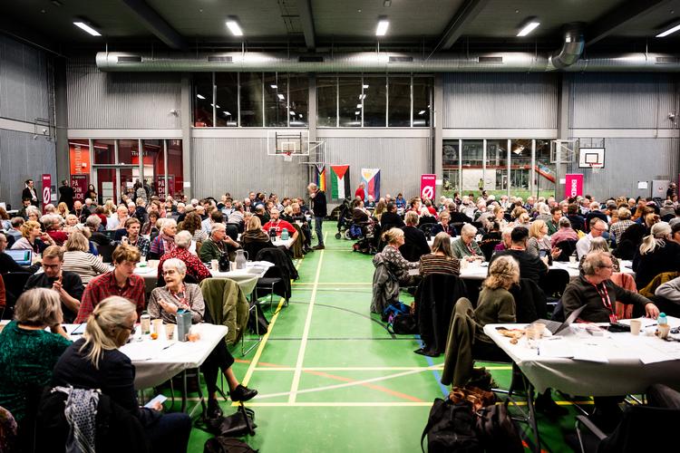 »Det er et af de mest afgørende årsmøder, vi har haft i Enhedslistens historie«, sagde politisk ordfører Pelle Dragsted om partiets hasteindkaldte ekstraordinære årsmøde i Hafnia-Hallen i København. Foto: Emil Nicolai Helms/Ritzau Scanpix