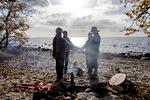 Gør som de her fire kvinder og marker denne uge årets korteste dag med et ritual for at træde ind i en ny æra. Foto: Martin Lehmann