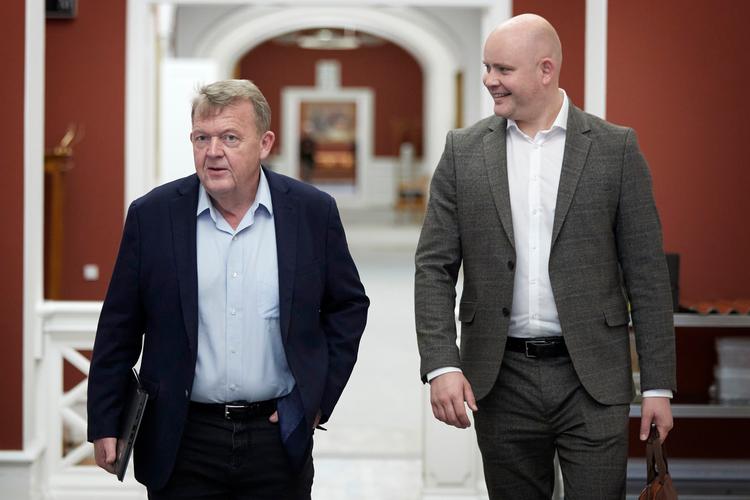 Lars Løkke Rasmussen (t.v.) og Jakob Engel-Schmidt ses her på vej til regeringsforhandlingerne tilbage i 2022. Foto: Jens Dresling