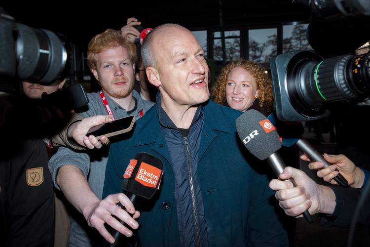 Pelle Dragsted og Rosa Lund fra Enhedslistens folketingsgruppe på vej til ekstraordinært årsmøde i lørdags. Siden har flere kritikere forladt partiet. Foto: Christian Falck Wolff
