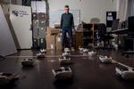 Teknologi har det med at snige sig ind på os, siger professor Guido Makransky, der blandt andet bruger virtual reality i sin forskning. Foto: Nicolai West