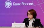 Nationalbankdirektør Elvira Nabiullina fastholder den russiske rente på 21 procent. Det var ventet, at hun ville hæve den. Men Putins kritik af hendes indsats gør det vanskeligt. Foto: Shamil Zhumatov/Ritzau Scanpix