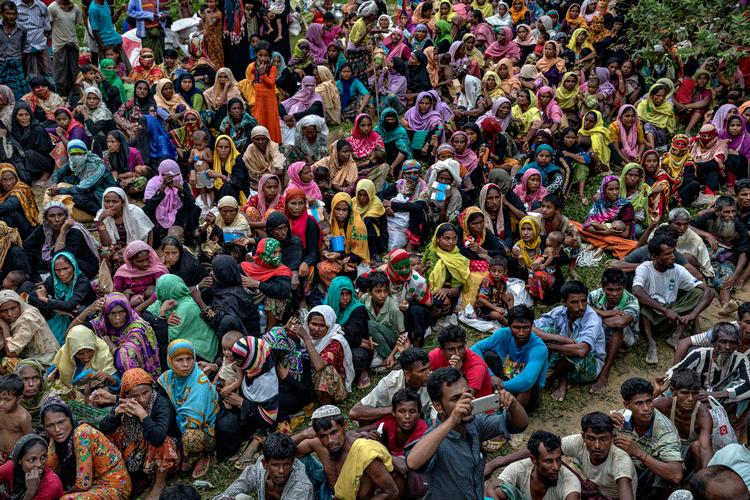Op mod 900.000 flygtninge fra det muslimske rohingya-mindretal har gennem årene samlet sig i verdens største flygtningelejre i Myanmars naboland Bangladesh. Nu har militærdiktaturet tabt kontrollen med grænseområdet, men de lokale oprørsgrupper har i flere tilfælde angrebet flygtninge, der forsøger at vende hjem.
      Arkivfoto:  Jacob Ehrbahn
